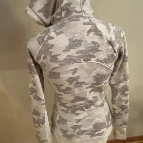 Women’s Athleta Size S (tall) Camo Zip up hoodie - Picture 3 of 7